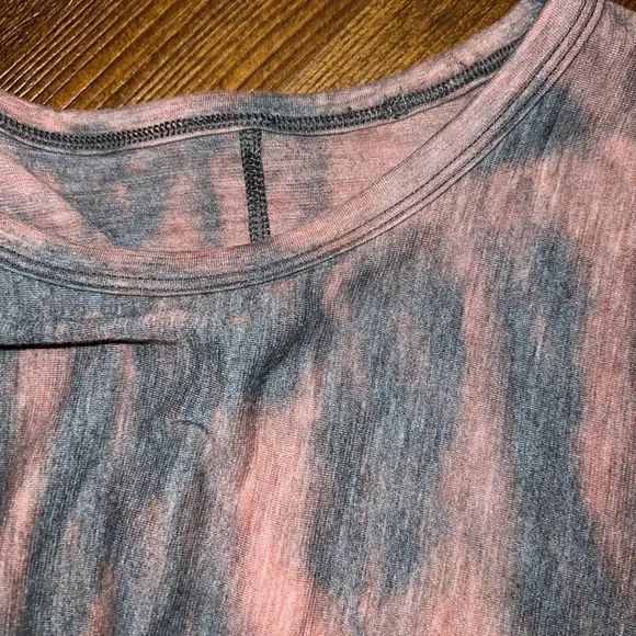 Lululemon Athetica Gray Crescent Tied Short Sleeve Top Size 2 - Picture 6 of 8